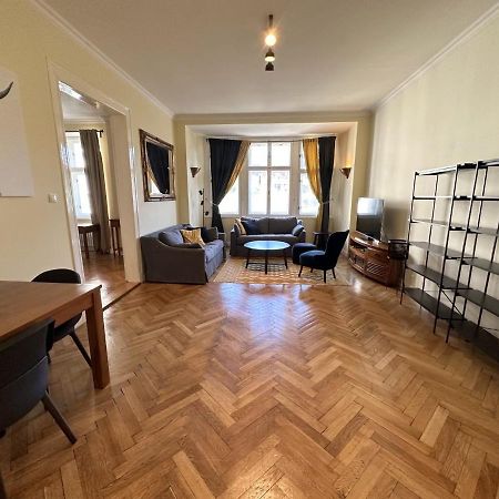 ברטיסלאבה Gorkeho Apartment In City Centre מראה חיצוני תמונה