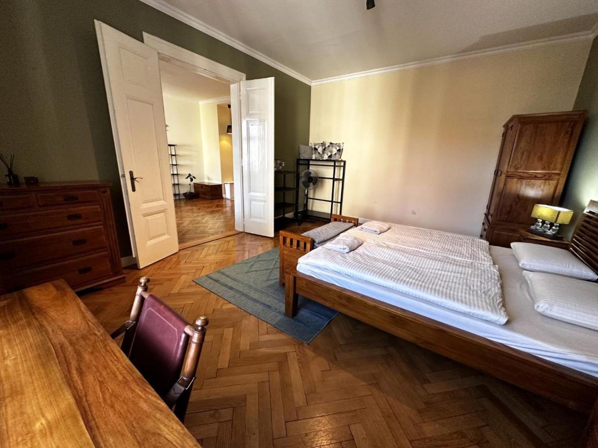 ברטיסלאבה Gorkeho Apartment In City Centre מראה חיצוני תמונה