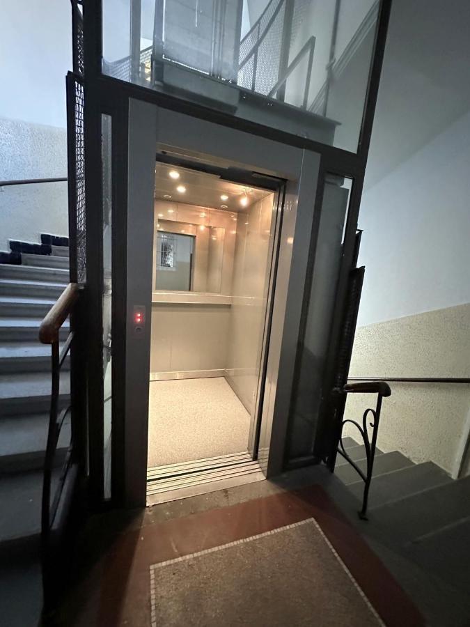 ברטיסלאבה Gorkeho Apartment In City Centre מראה חיצוני תמונה