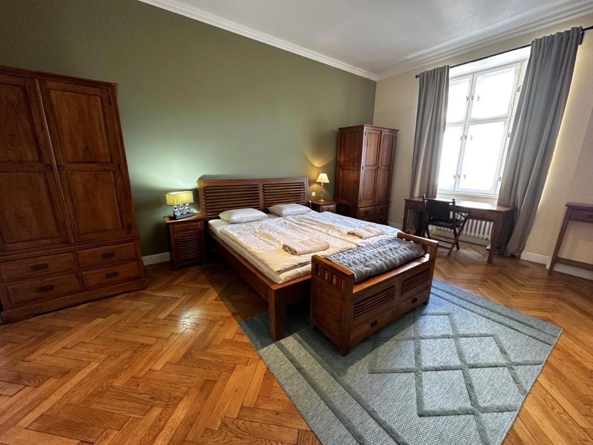 ברטיסלאבה Gorkeho Apartment In City Centre מראה חיצוני תמונה