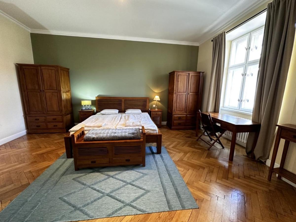 ברטיסלאבה Gorkeho Apartment In City Centre מראה חיצוני תמונה